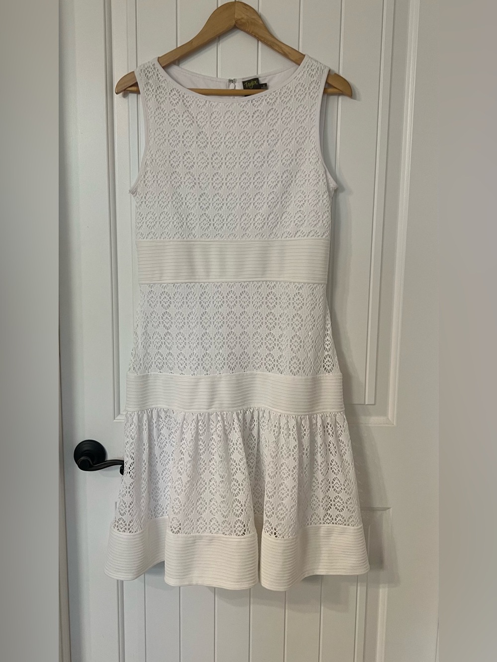 Taylor White Lace Textured Sleeveless Dress